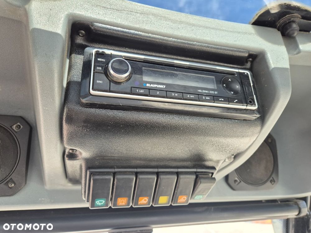 Kaercher MIC C34 / NOŚNIK NARZĘDZI / PRZYCZEPA WYWROTKA / IDEALNY DO MIASTA / ZAMIATARKA / PŁUG SNIEŻNY / 4X4 / NISKIE MOTOGODZINY / JEDNO URZĄDZENIE WIELE ZASTOSOWAŃ! - 31