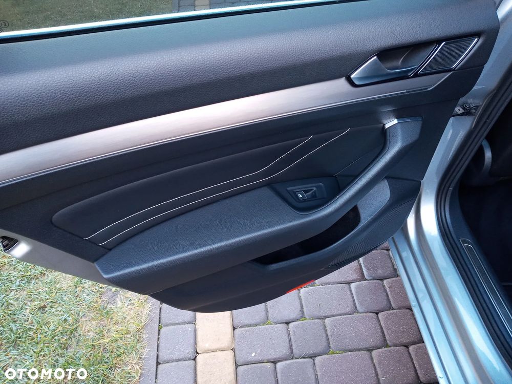 Volkswagen Passat 2.0 TDI SCR Style DSG - 30