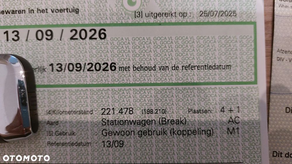 Volkswagen Passat - 25