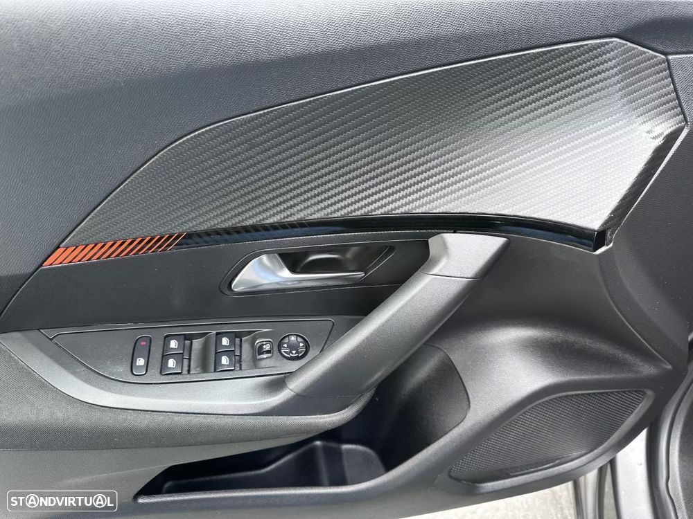 Peugeot 2008 1.2 PureTech Allure Pack - 16