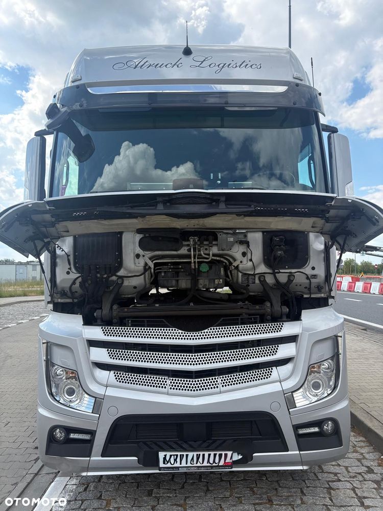 Mercedes-Benz Actros - 14