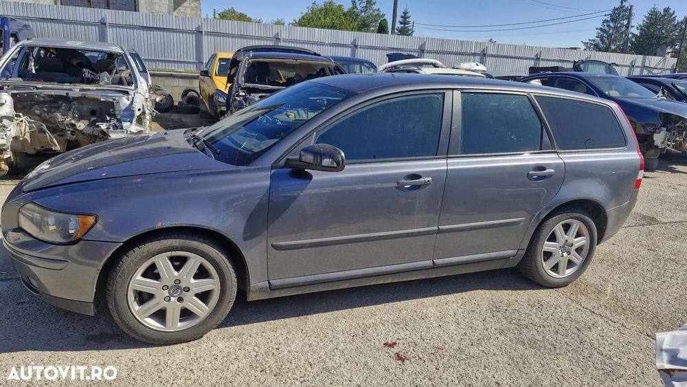 Dezmembram Volvo V50 an 2007 motor 1.6 Diesel Euro 4 - 7