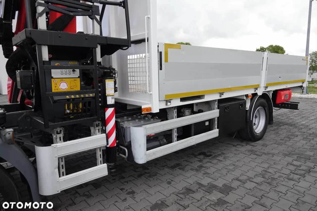 Renault D 210/  4X2 / SKRZYNIOWY 5 M + HDS PALFINGER PK 8.501 SLD A / UDŹWIG 5 580G / STEROWANIE RADIOWE / ROTATOR / SPROWADZONY - 12