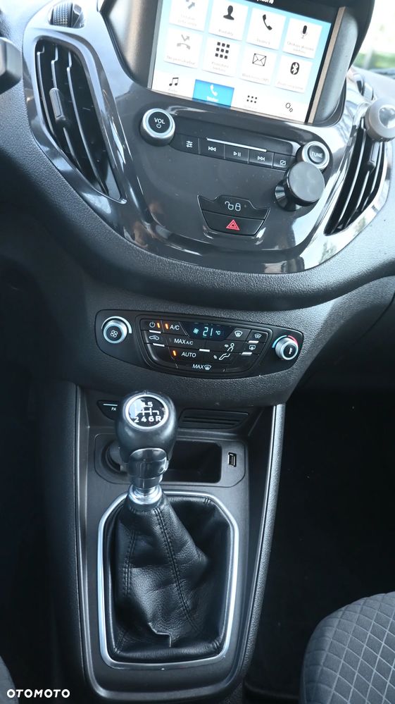Ford Tourneo Courier 1.0 EcoBoost Titanium - 29