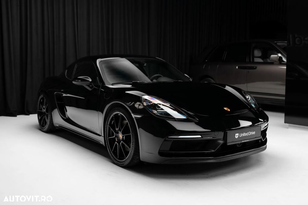 Porsche Cayman GTS 4.0 PDK - 3