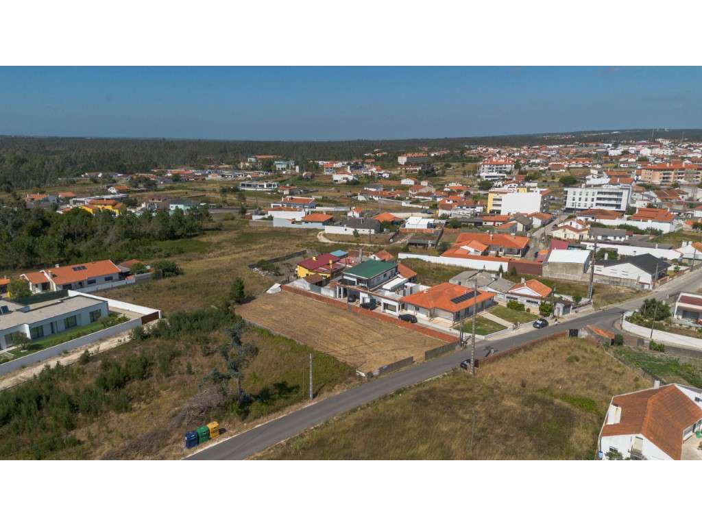 Terreno urbano com 1.200 m² em Pataias, numa excelente localização - Grande imagem: 5/14