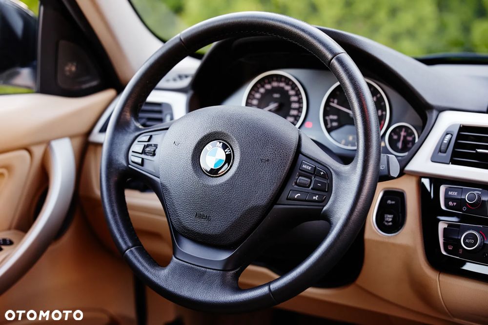 BMW Seria 3 318d Edition Luxury Line Purity - 23