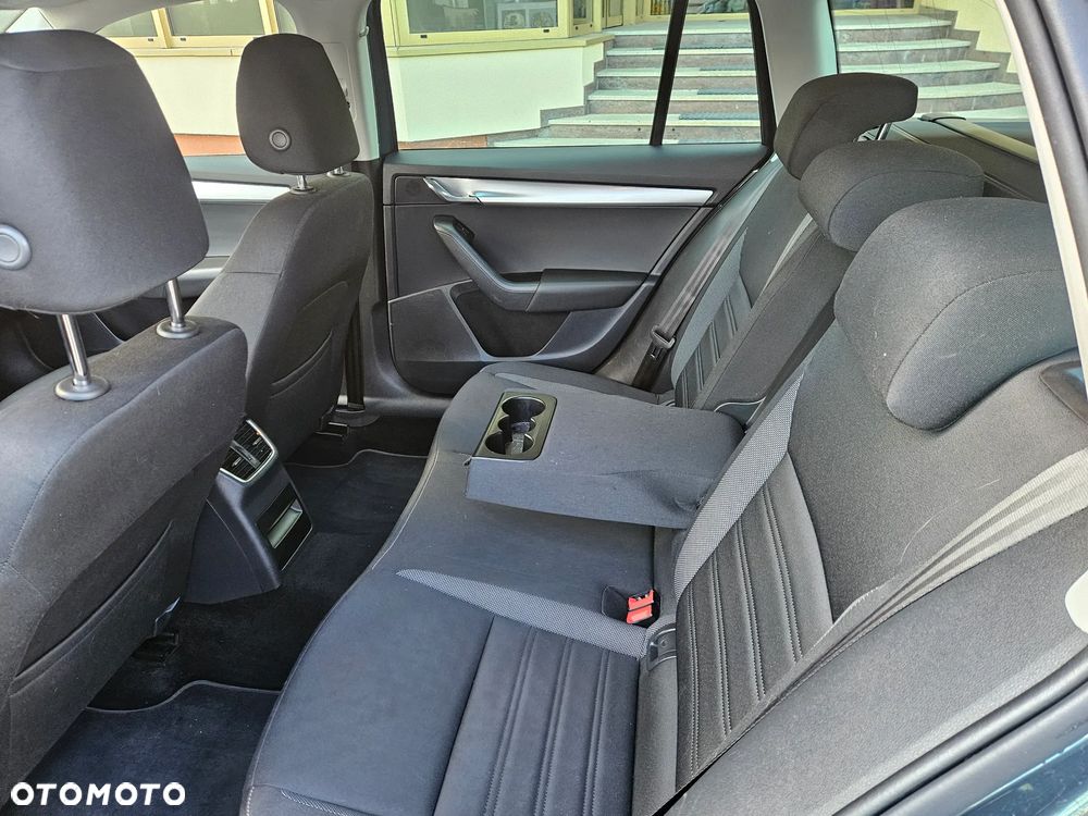 Skoda Octavia 1.6 TDI DSG Ambition - 22
