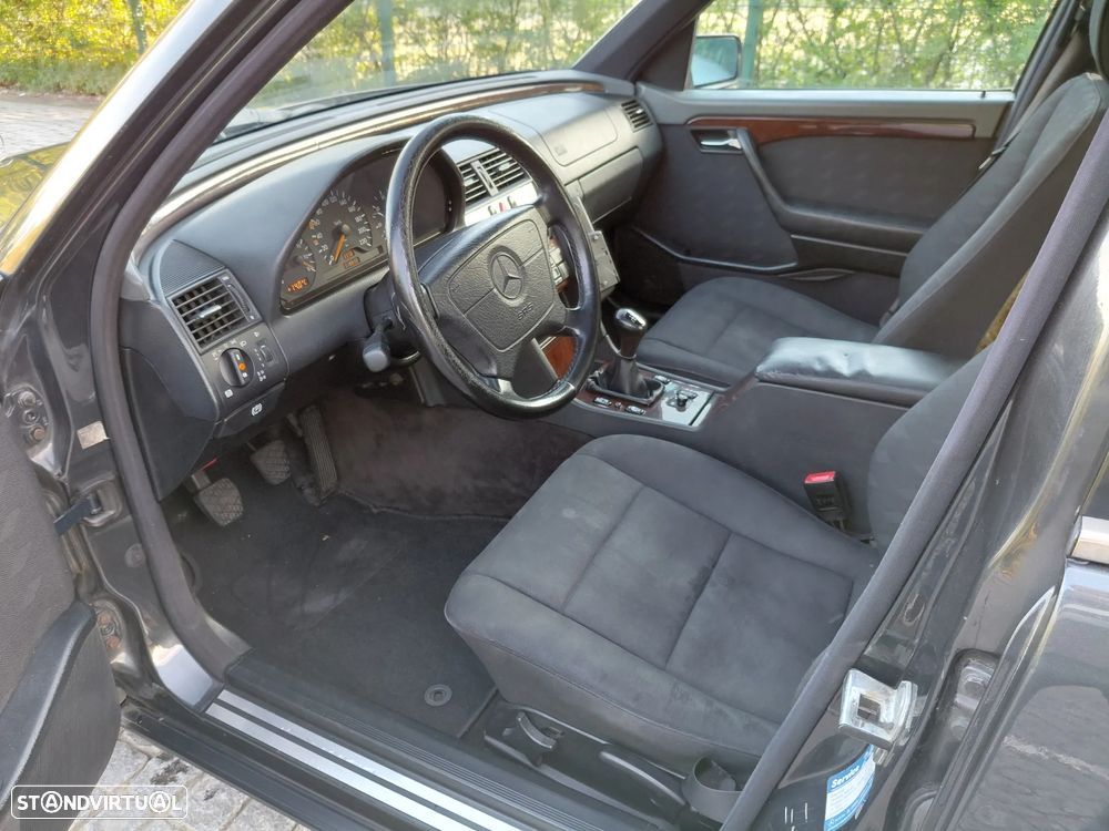 Mercedes-Benz C 200 D Elegance - 17