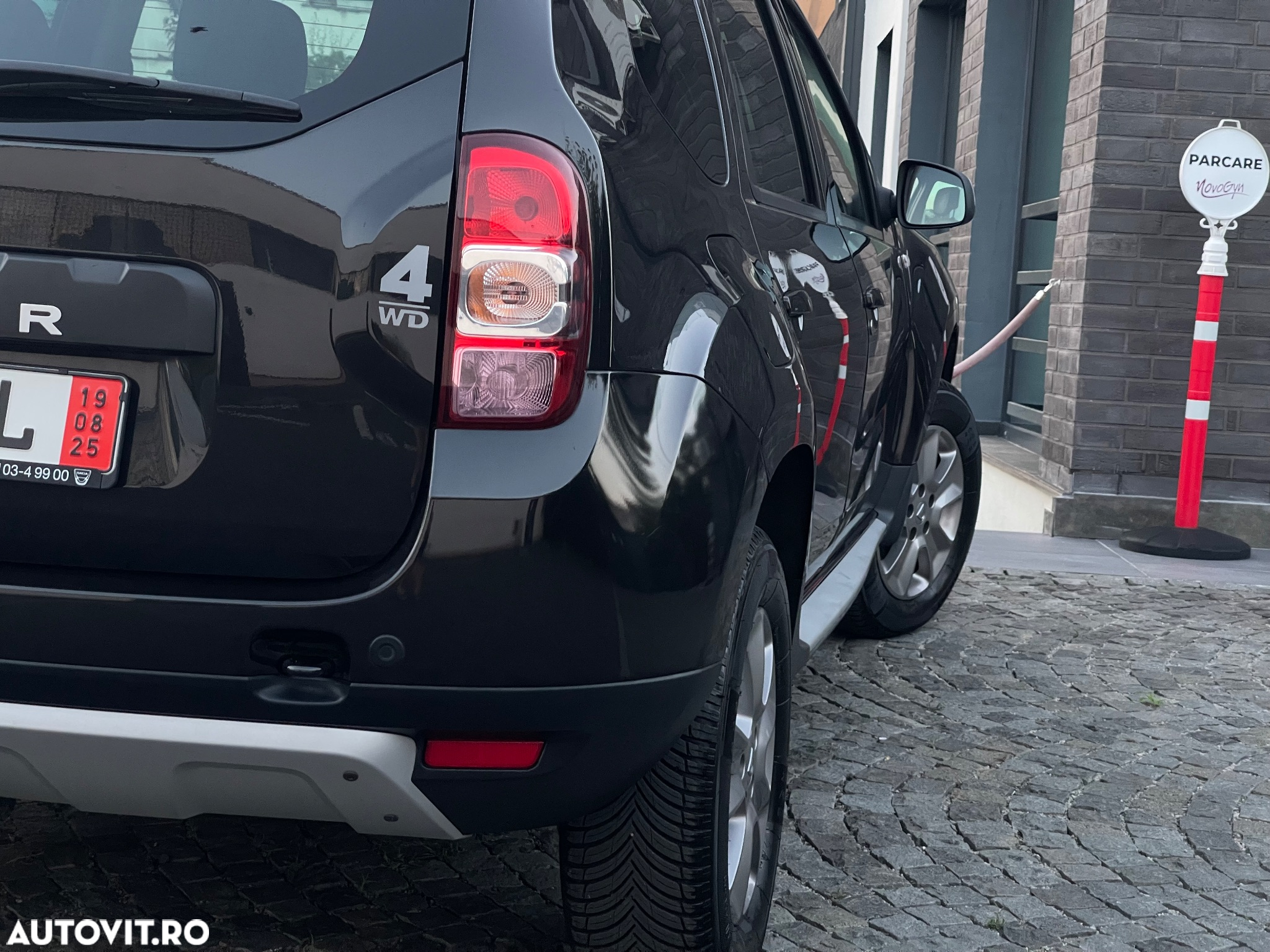 Dacia Duster 1.5 dCi 4x4 Prestige - 27