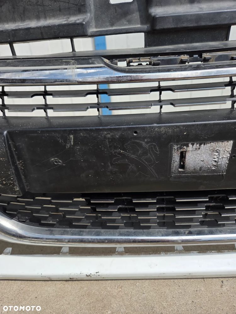 Zderzak przedni Peugeot 208 I LIFT - 8