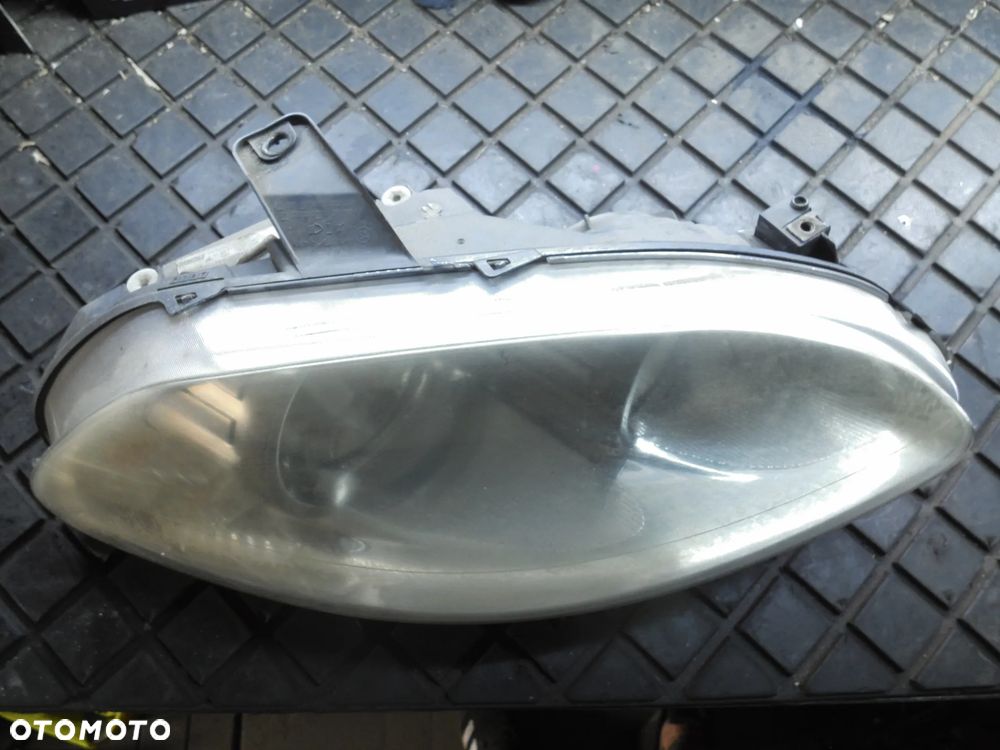 FIAT CROMA 2 II PRAWA LAMPA PRZÓD 51794658 - 1