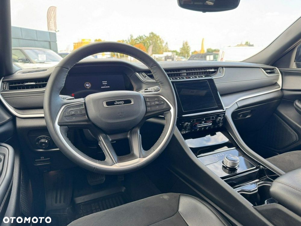 Jeep Grand Cherokee - 11