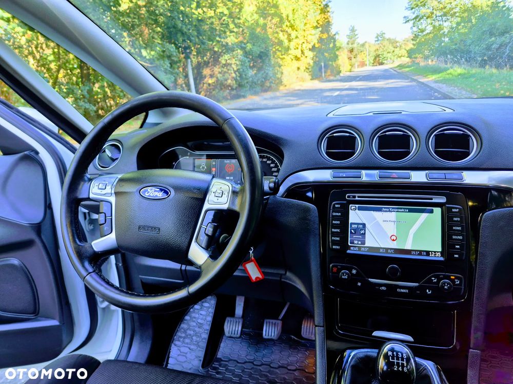 Ford S-Max 2012 photo 2