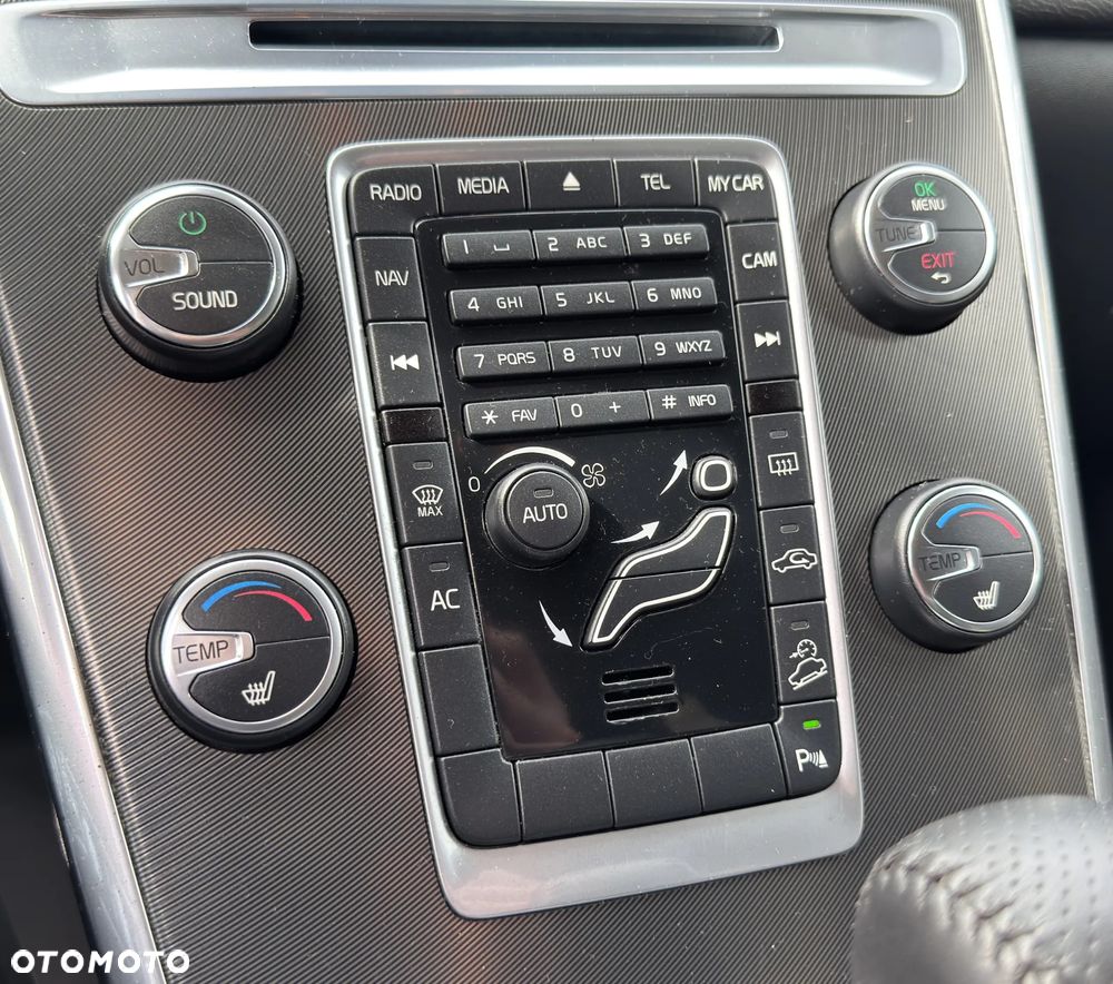 Volvo XC 60 D5 AWD RDesign - 24