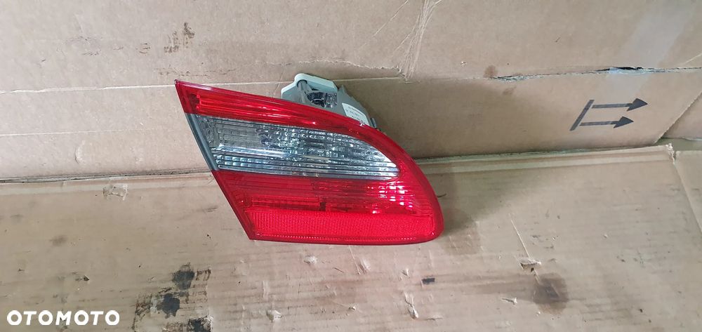 Lampa lewy tył tylna lewa Mercedes E-Klasa W211 Lift Kombi A2118202964 - 2
