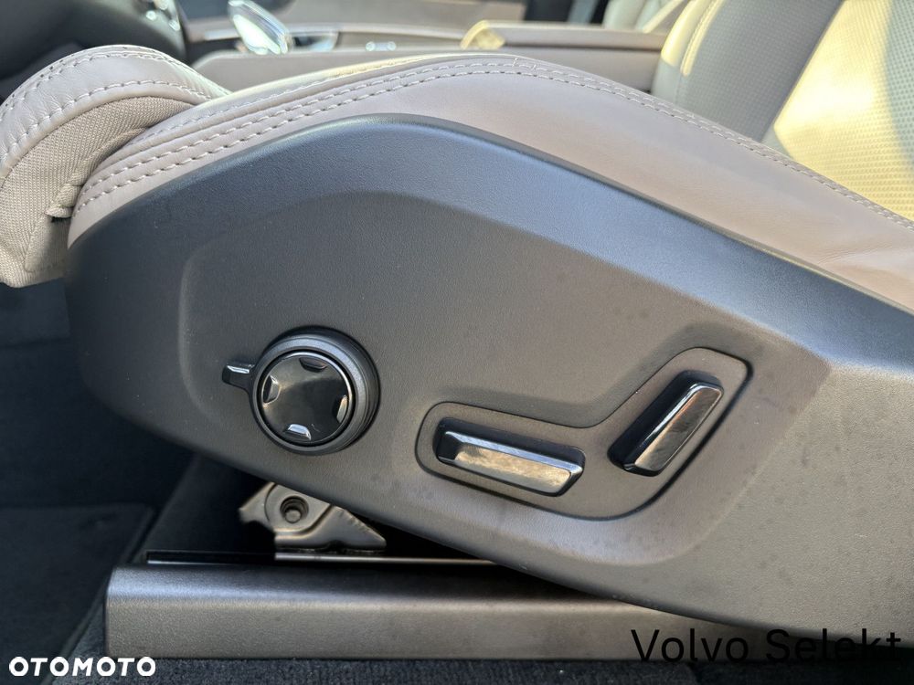 Volvo XC 90 - 11