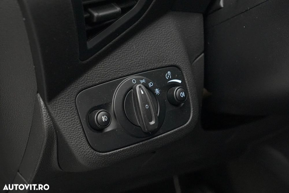 Ford Kuga 2.0 TDCi 4WD Powershift ST-Line - 25
