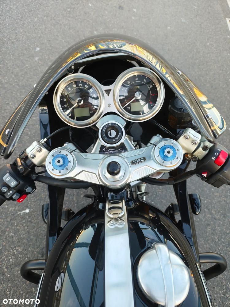 Triumph Thruxton - 10