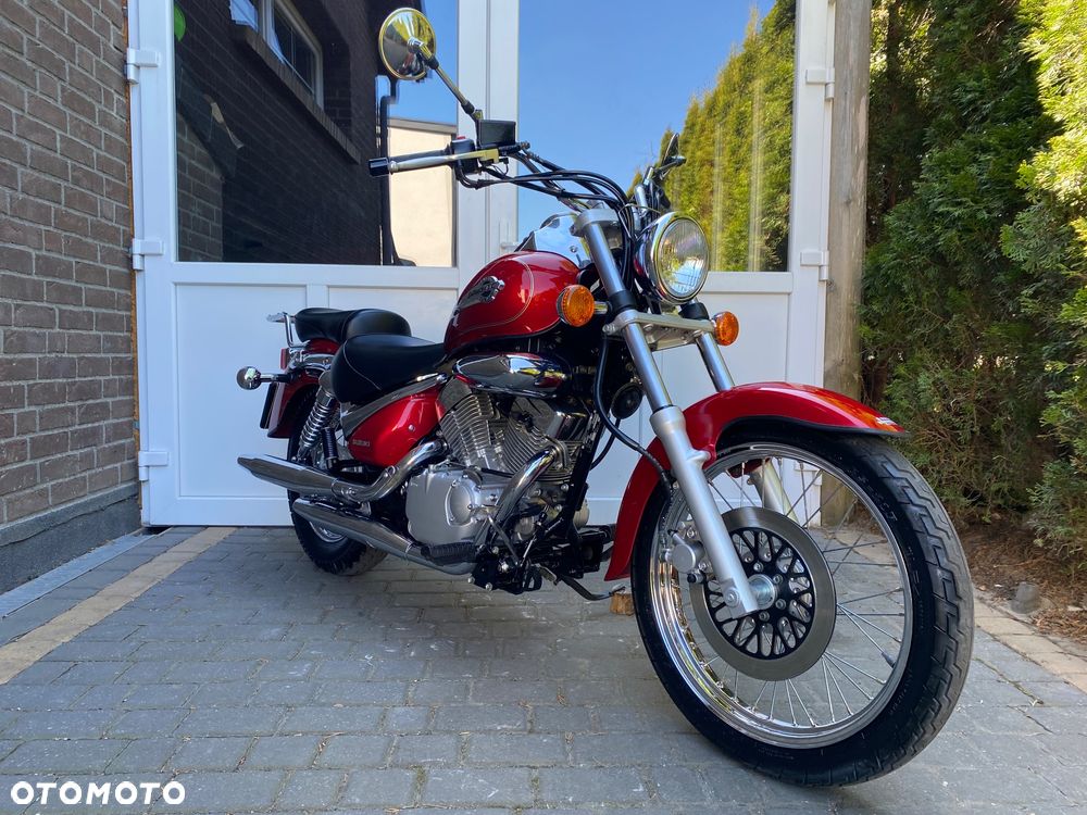 Suzuki Intruder - 4
