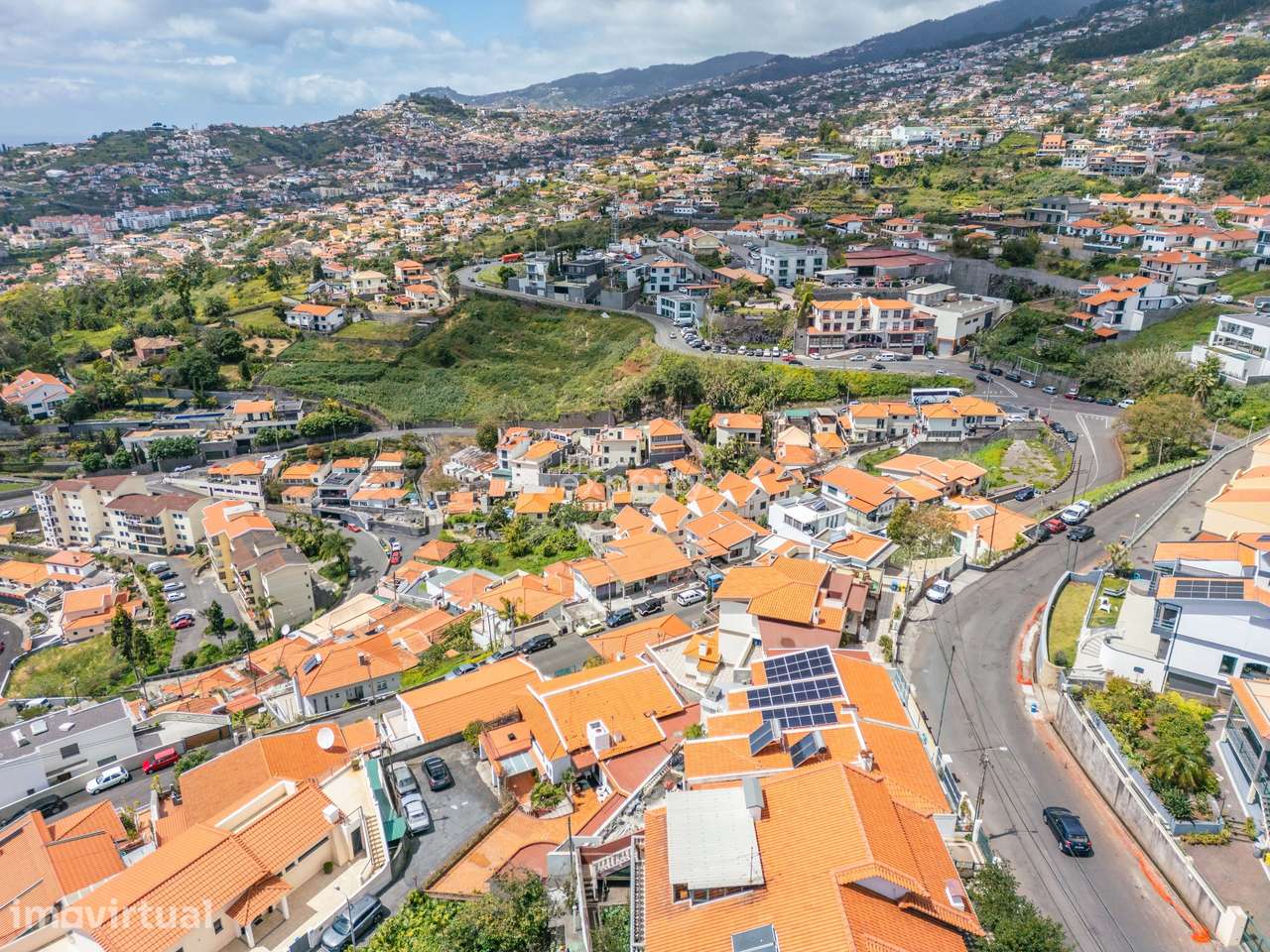 Prédio na Estrada dos Marmeleiros com dois T3+1, Madeira - Grande imagem: 4/56