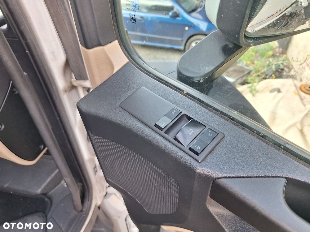 Versalift Actros 1845 - 23