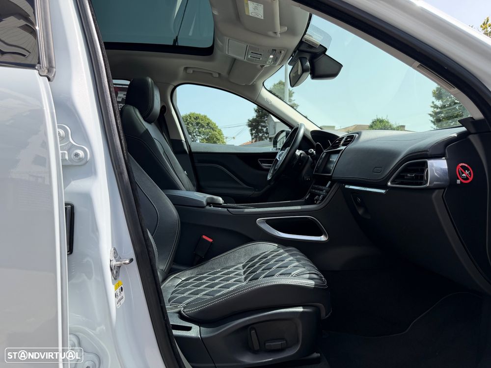 Jaguar F-Pace 20d Aut. R-Sport - 52