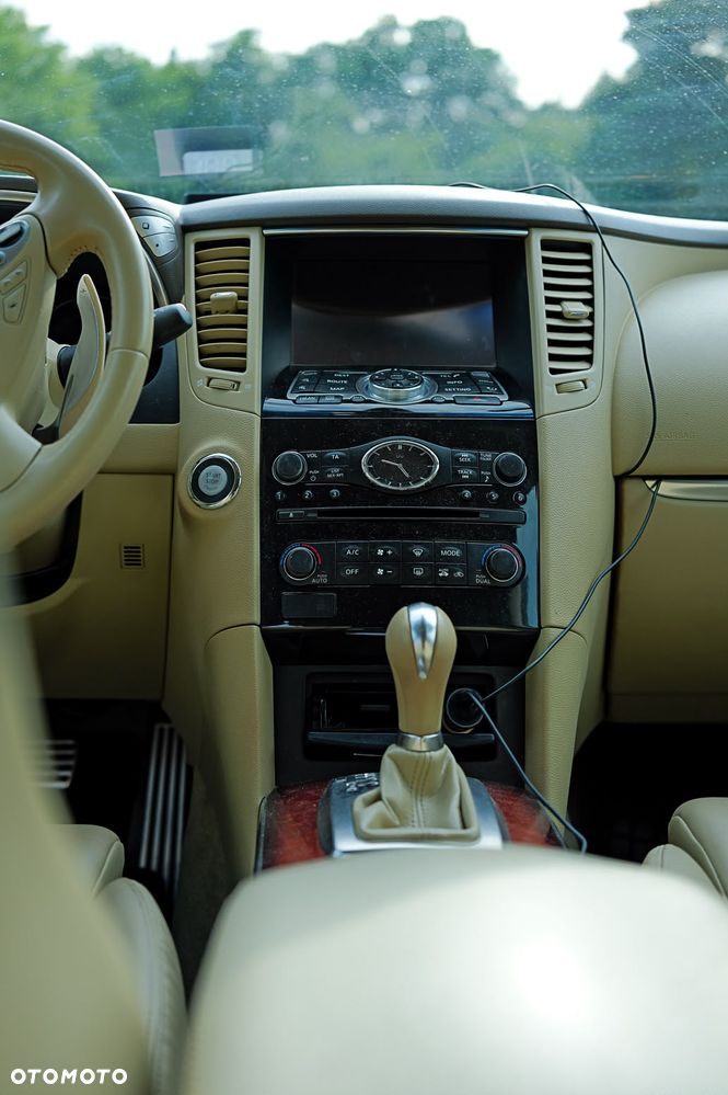 Infiniti QX70 3.7 S - 7