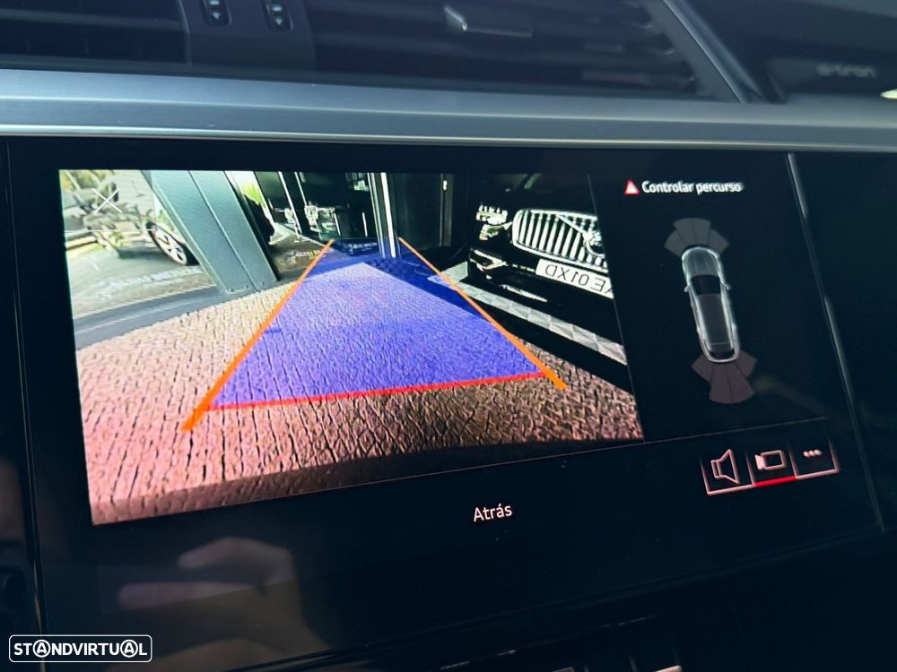 Audi Q8 e-Tron 50 quattro S line - 39