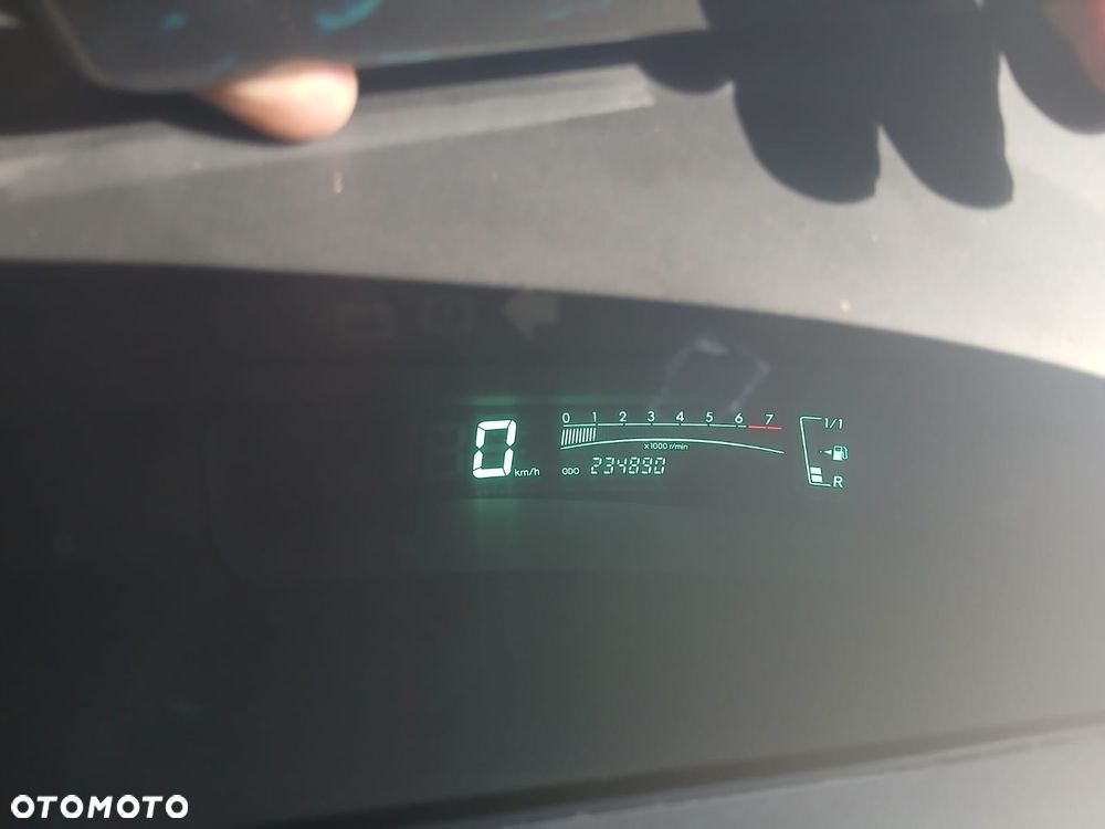 Toyota Yaris 1.3 Sol - 12
