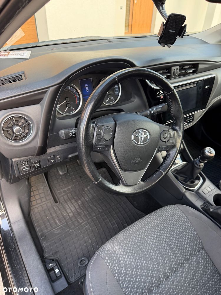 Toyota Corolla 1.6 Comfort - 9