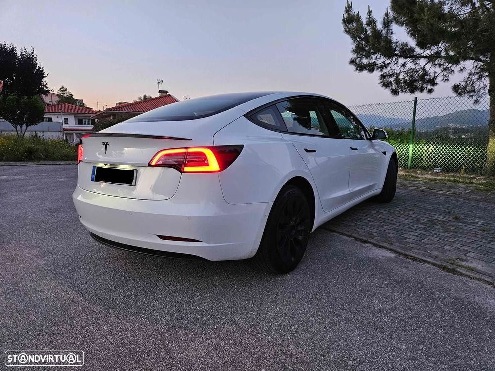 Tesla Model 3 Standard Range Plus RWD - 3