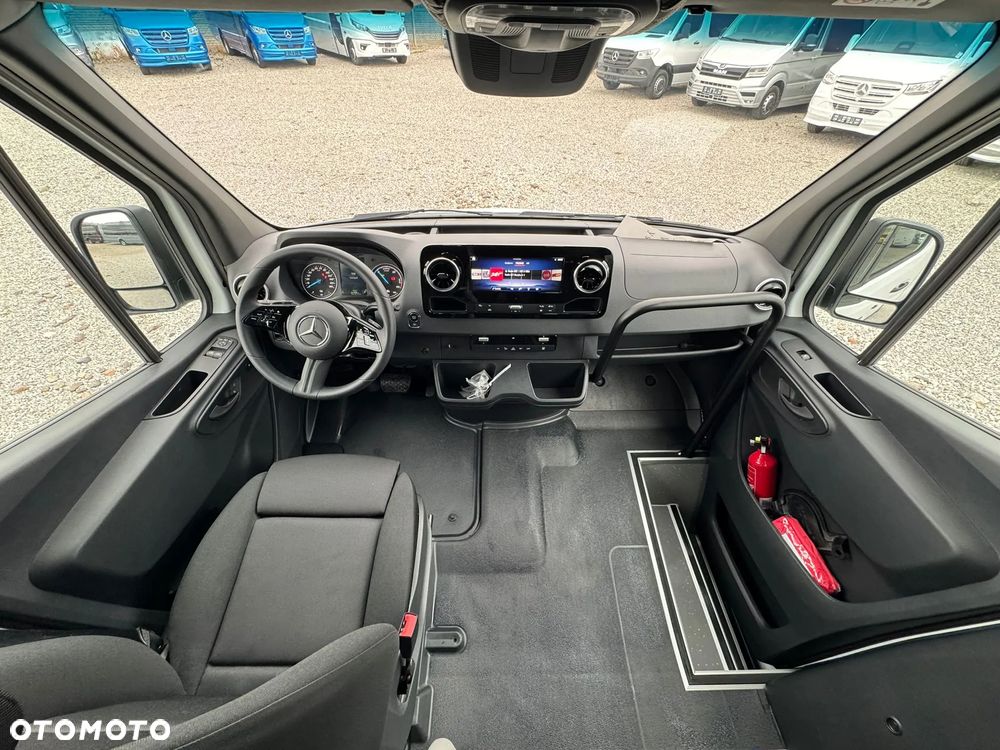 Mercedes-Benz Sprinter - 15