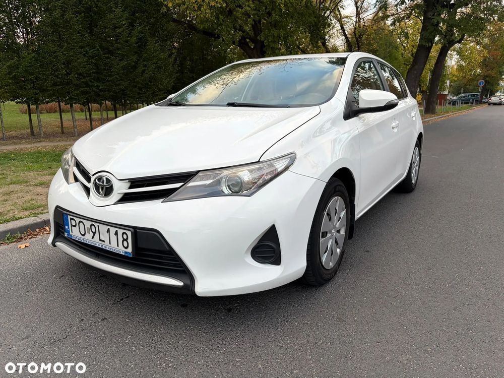 Toyota Auris 2015 photo 2