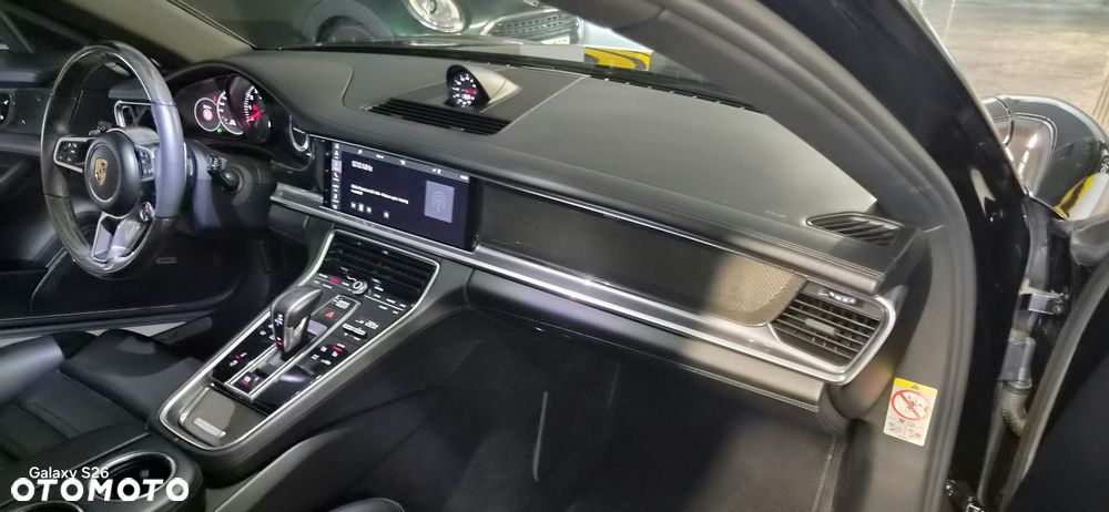 Porsche Panamera 4S Executive - 25