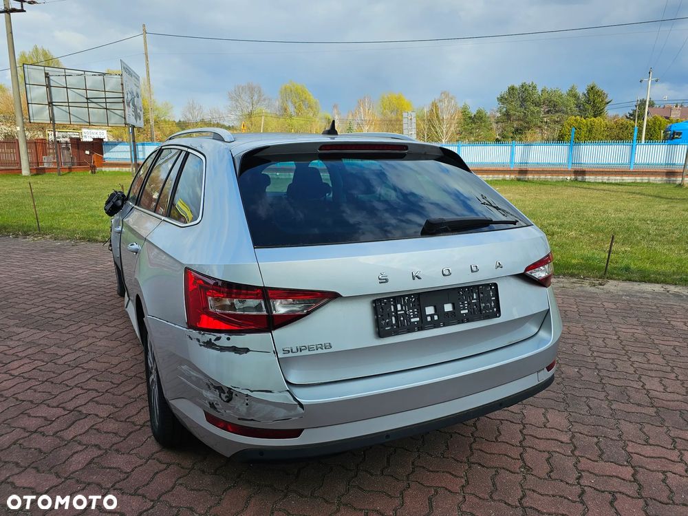 Skoda Superb 2.0 TDI SCR Style DSG - 10