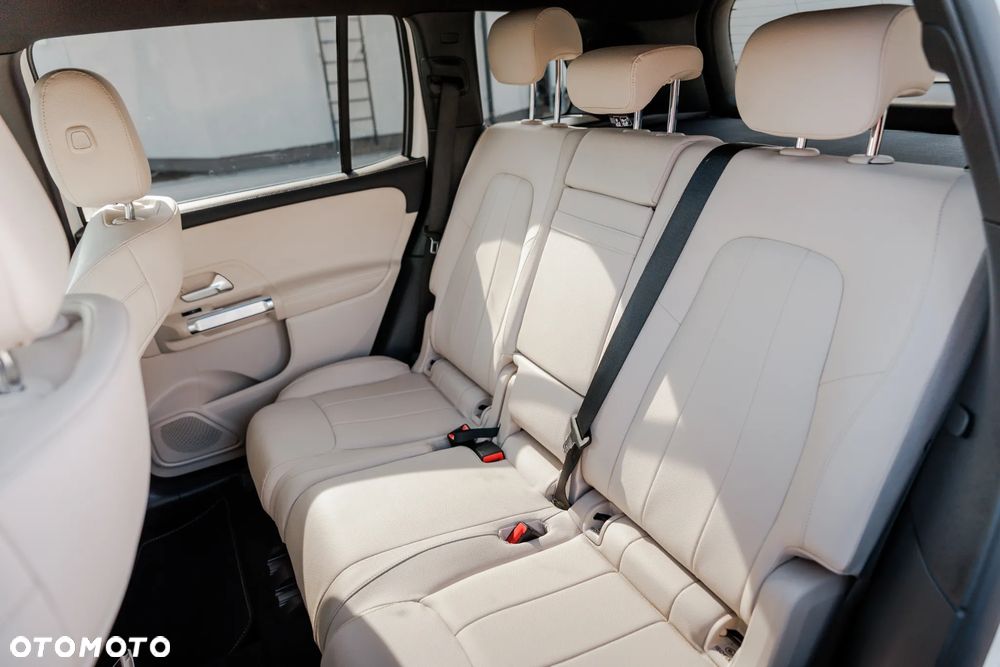 Mercedes-Benz GLB 250 4-Matic AMG Line 8G-DCT - 21