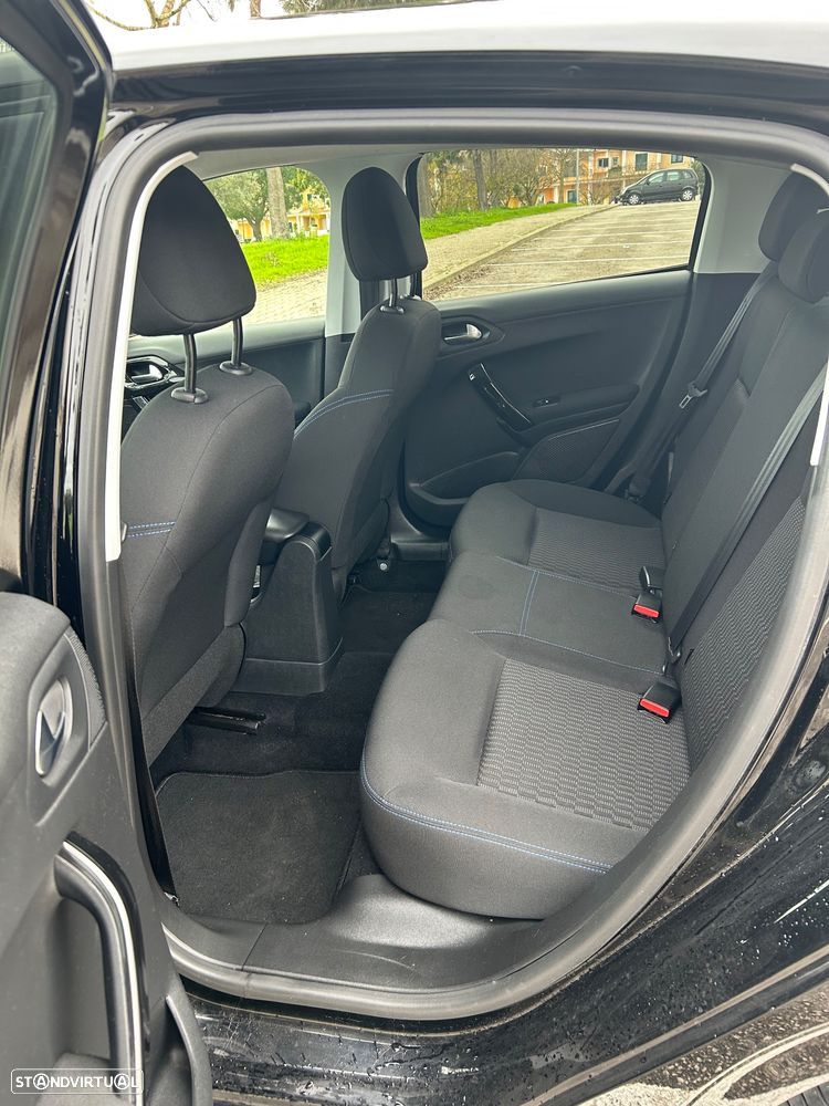 Peugeot 208 1.5 BlueHDi Signature - 6