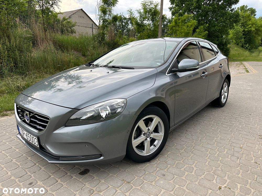 Volvo V40 D2 Momentum - 2