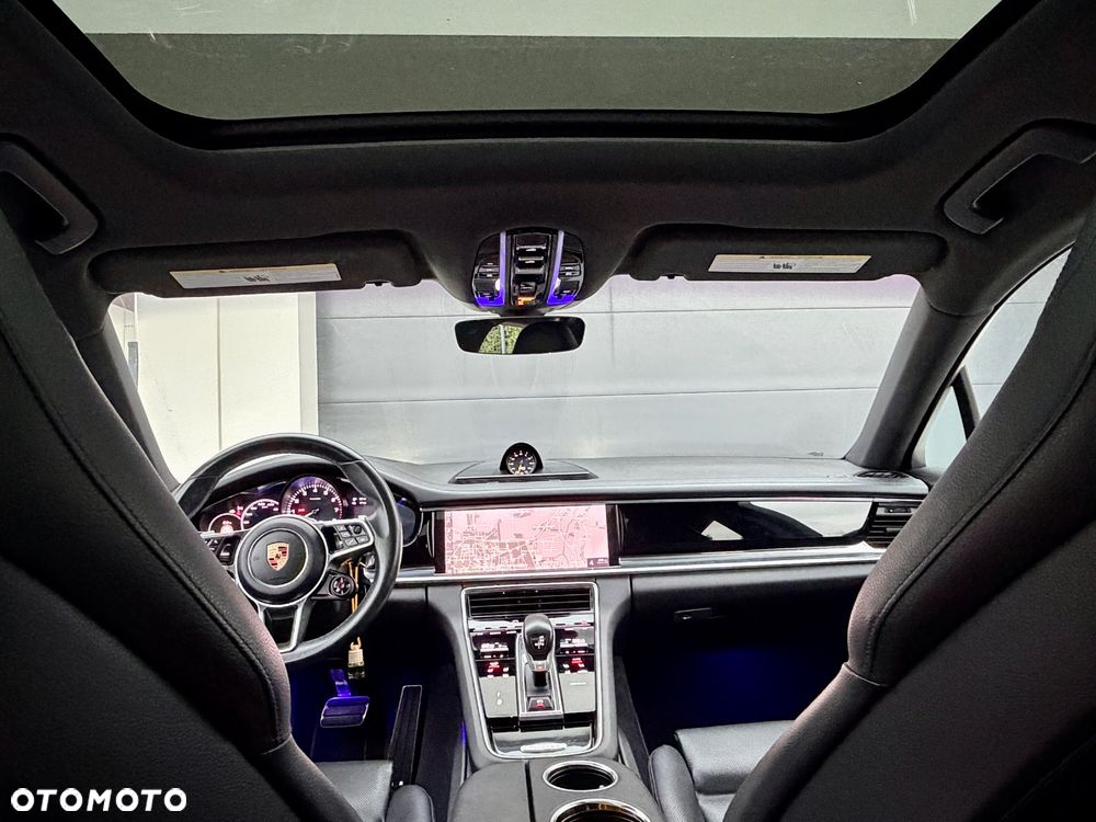 Porsche Panamera 4 - 23