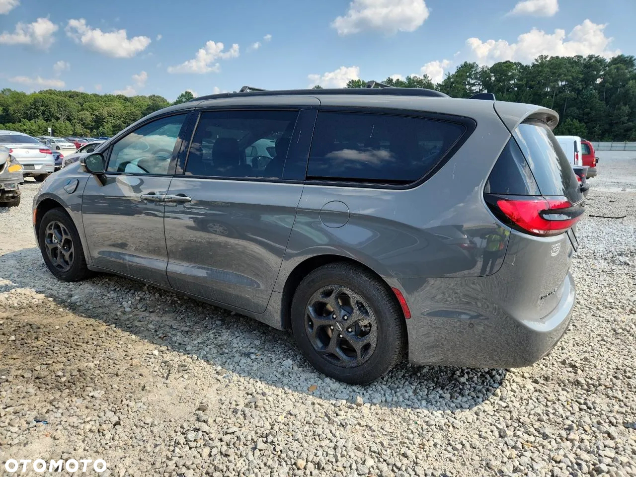 Chrysler Pacifica - 3