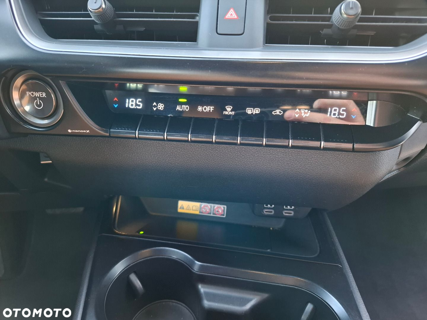 Lexus UX - 32