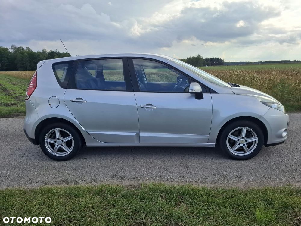 Renault Scenic 1.6 16V Authentique - 8