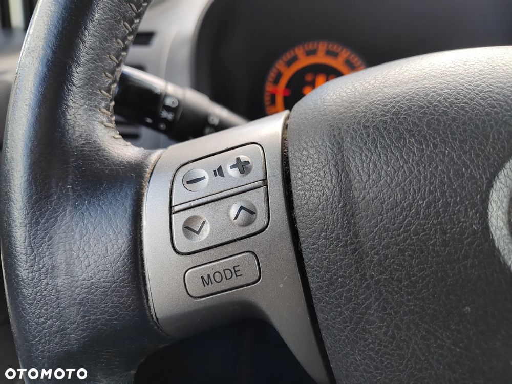 Toyota Auris 1.33 VVT-i Premium - 24