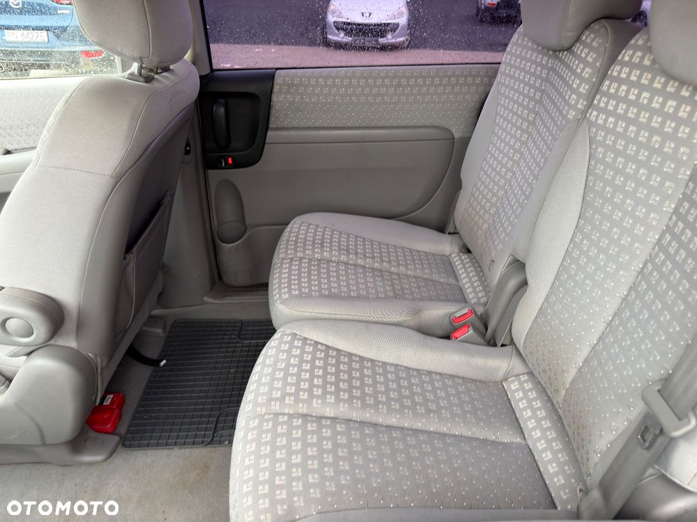 Kia Carnival 2.9 CRDi Voyage - 8