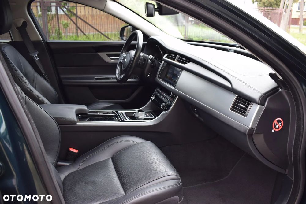 Jaguar XF 3.0 TDV6 Portfolio - 13