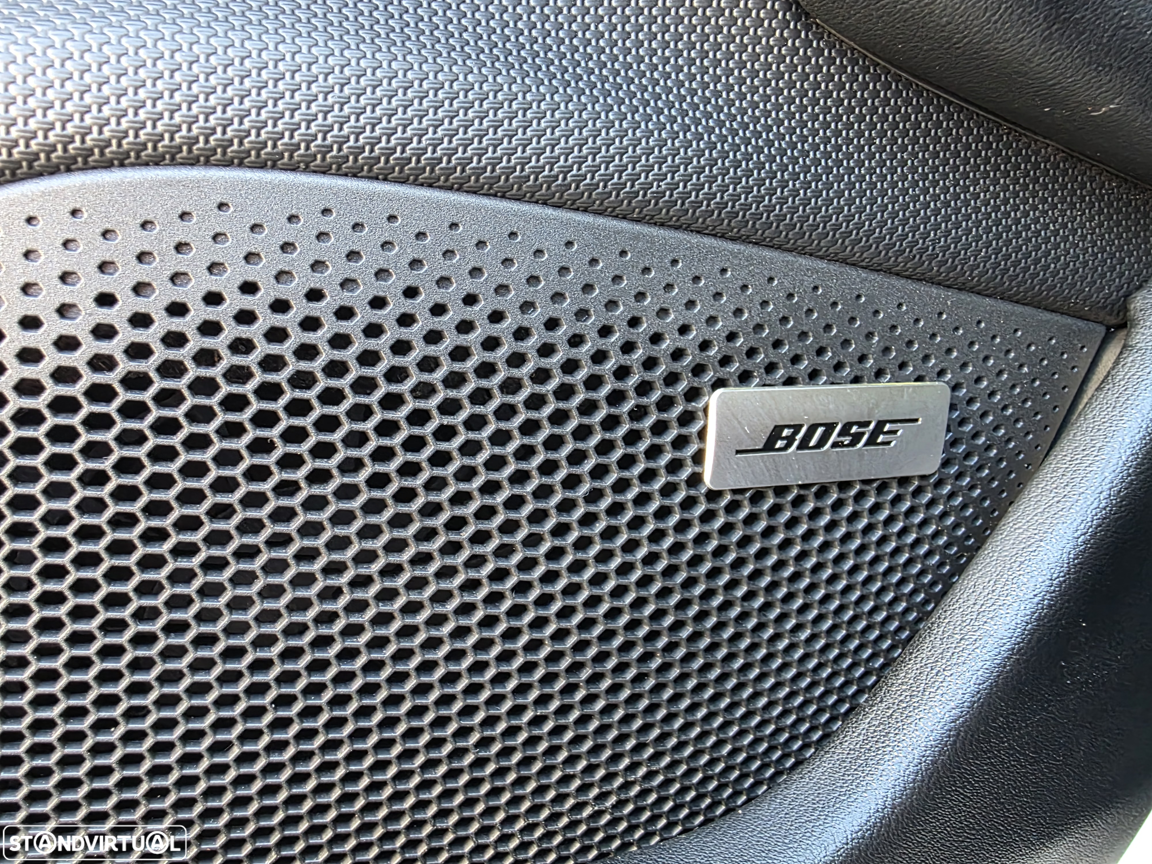 Porsche Taycan Bateria Performance Plus - 31