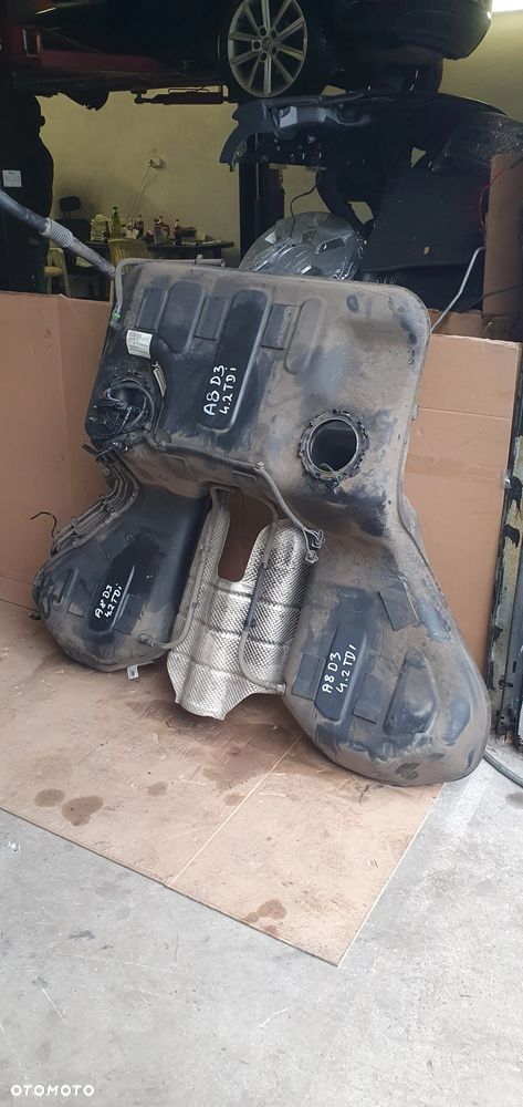 Zbiornik paliwa Audi A8 D3 4.2 TDI 4E0201021M - 3