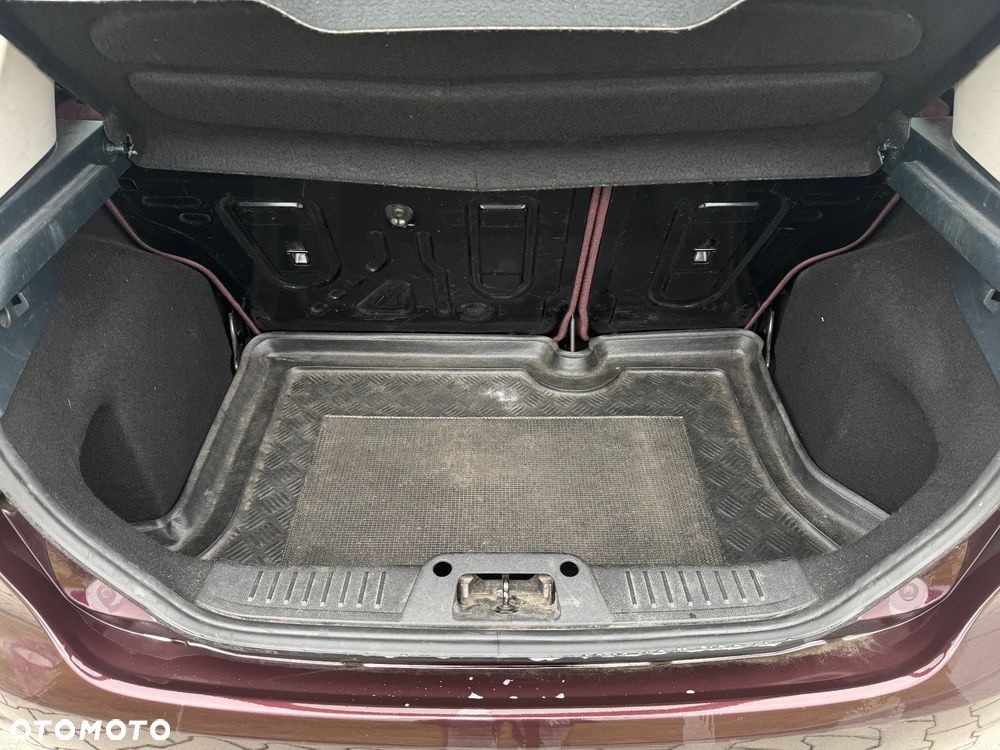 Ford Fiesta 1.4 Trend EU5 - 10