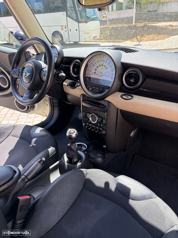 MINI 3 Portas Cooper D - 12